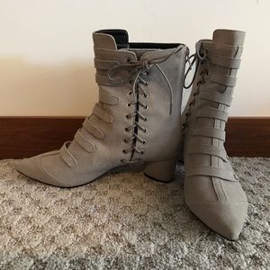 NW 9M light grey suede military style booties